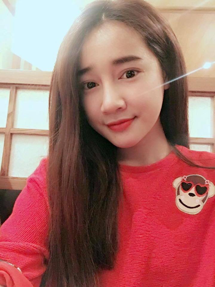 午后盛开的花蕾